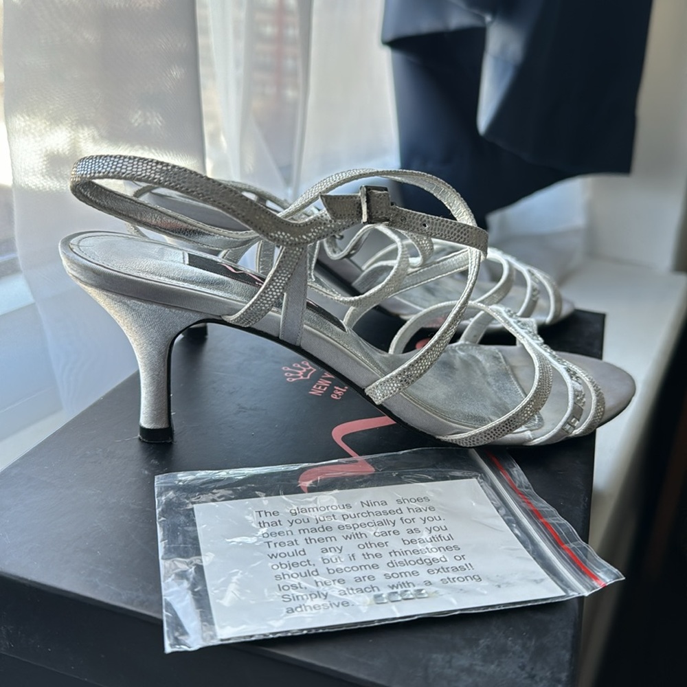 Nina New York Curran silver rhinestone strappy sandals 6.5